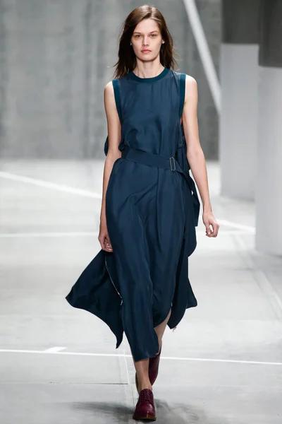 Look 19